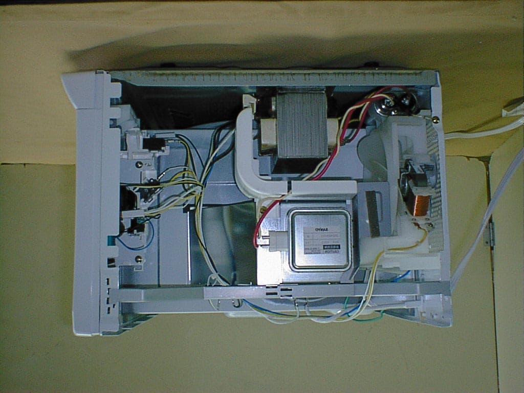Microwave Oven - FCC ID AEZM316 - Sanyo Electric Co Ltd (1)