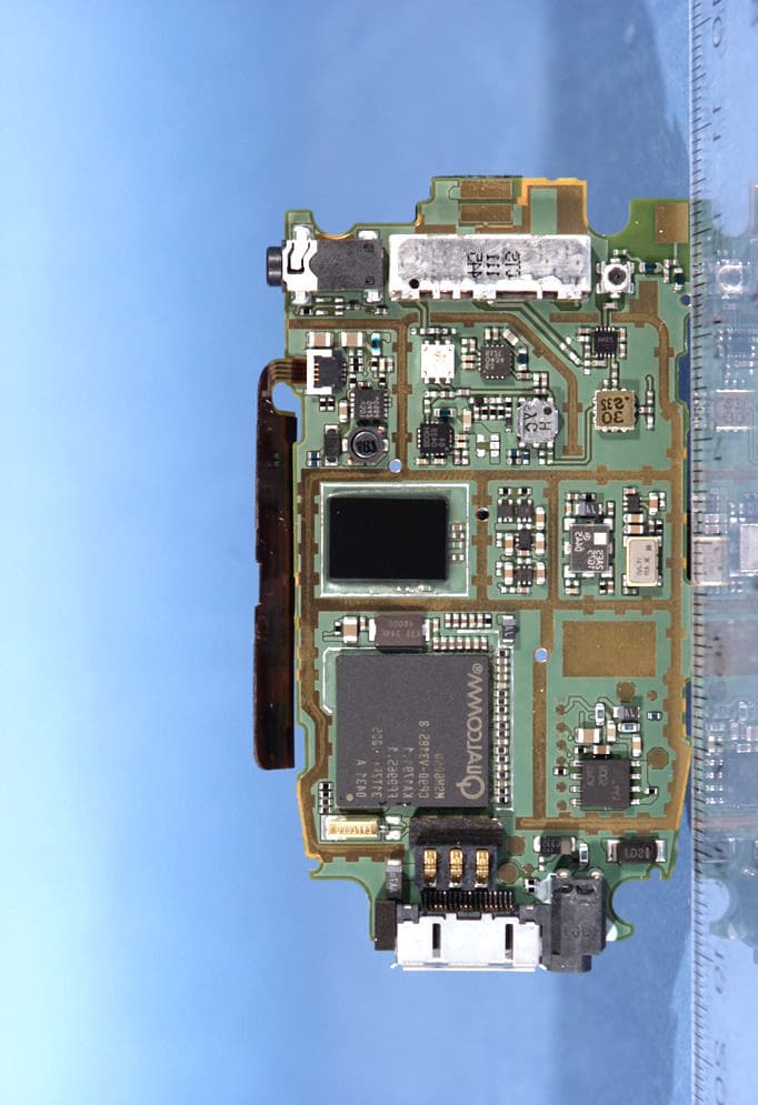 Tri-Mode Dual-Band Analog/ PCS Phone (AMPS/ CDMA) - FCC ID AEZSCP-23H - Sanyo Electric Co Ltd (2)