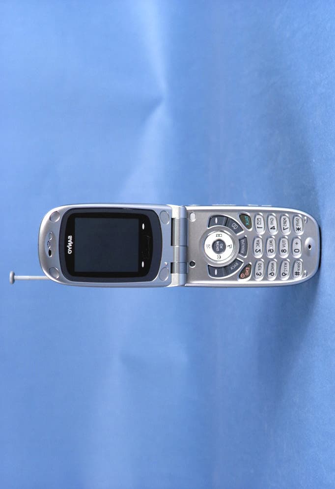 Tri-Mode Dual-Band Analog/ PCS Phone (AMPS/ CDMA) - FCC ID AEZSCP-31H - Sanyo Electric Co Ltd (2)