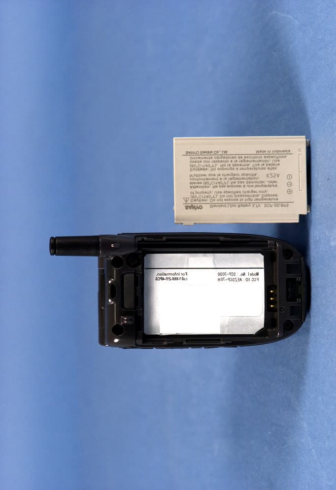 Tri-Mode Dual-Band Analog/PCS Phone (AMPS/CDMA) - FCC ID AEZSCP-70H - Sanyo Electric Co Ltd