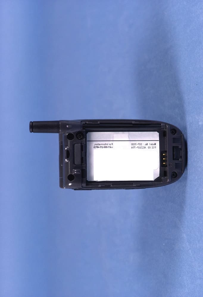 Tri-Mode Dual-Band Analog/PCS Phone (AMPS/CDMA) - FCC ID AEZSCP-70H - Sanyo Electric Co Ltd (4)