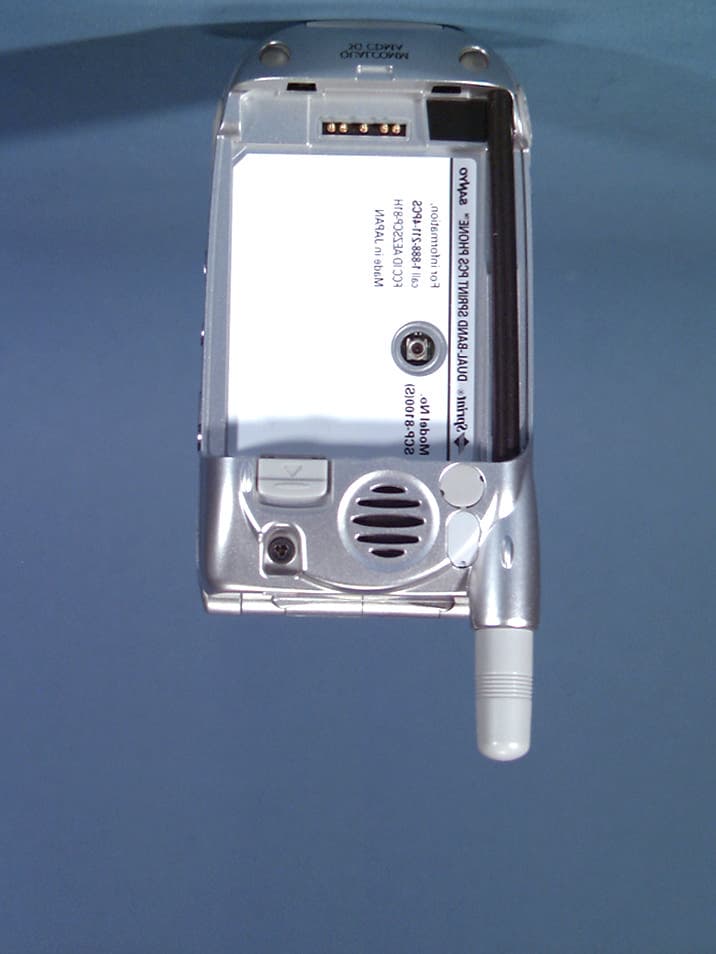 Tri-Mode Dual-Band Analog/ PCS Phone (AMPS/ CDMA) - FCC ID AEZSCP-81H - Sanyo Electric Co Ltd (4)