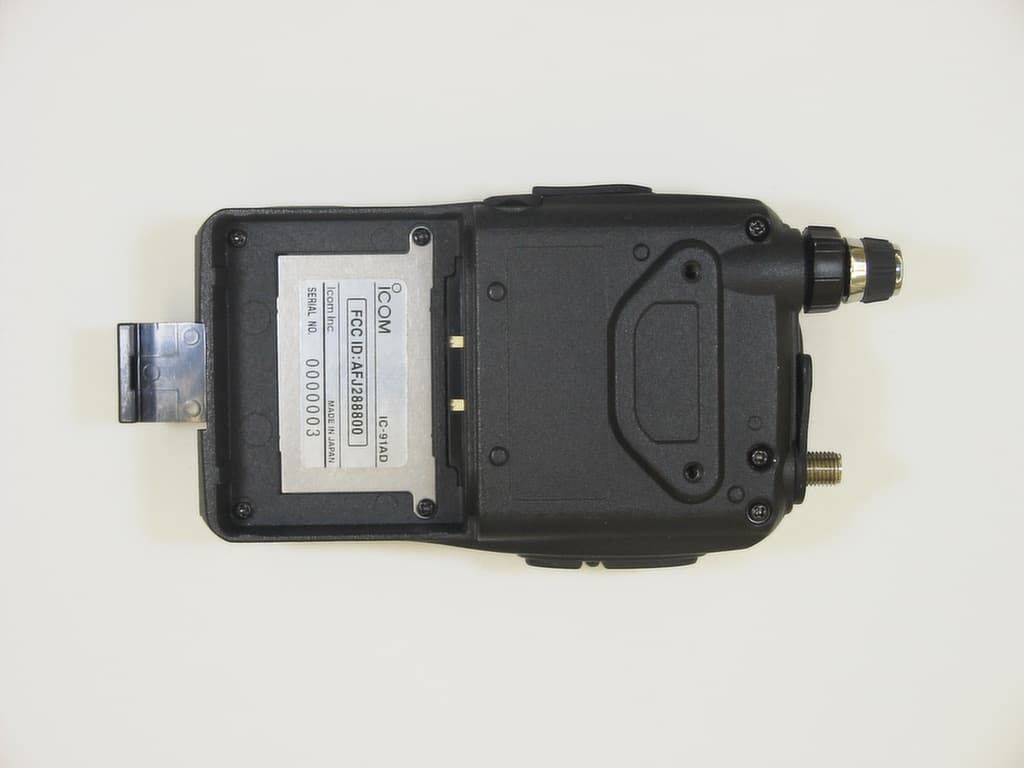 Amateur Transmitter with Scanning Receiver - FCC ID AFJ288800 - ICOM Incorporated (4)