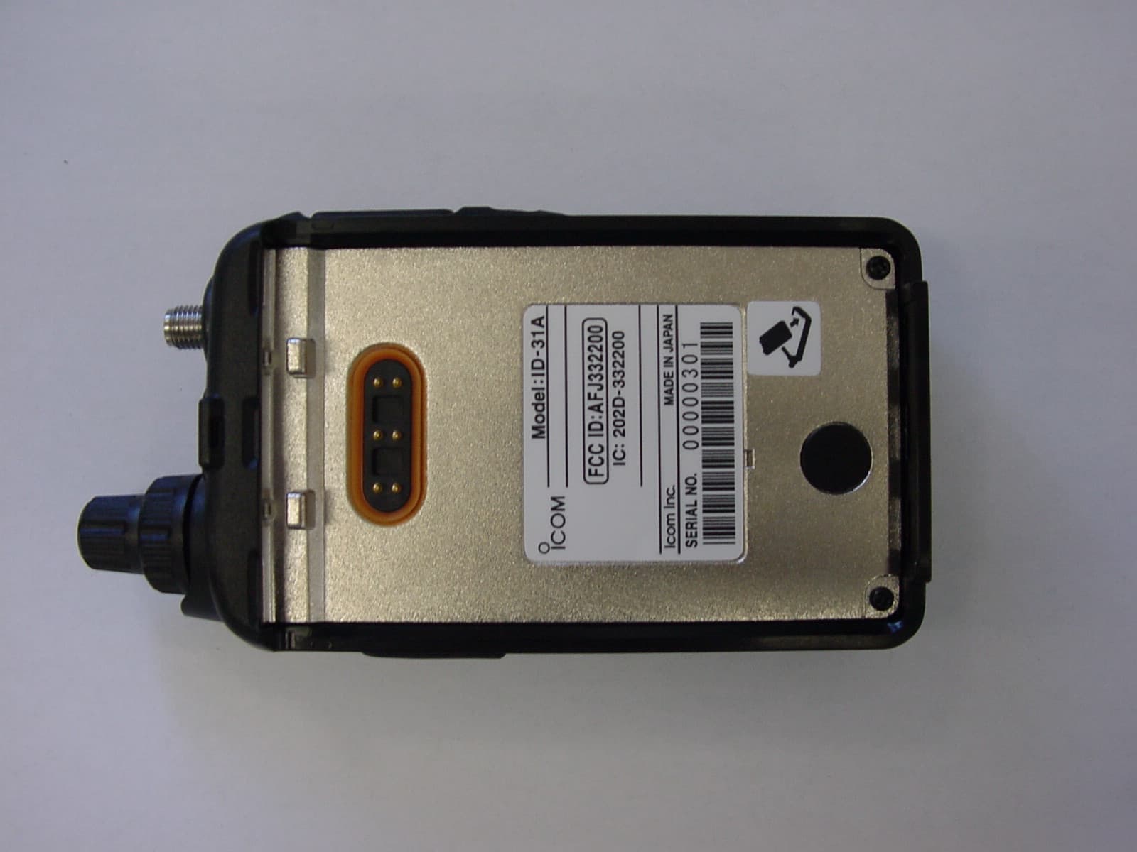 UHF Amateur Transceiver - FCC ID AFJ332200 - ICOM Incorporated