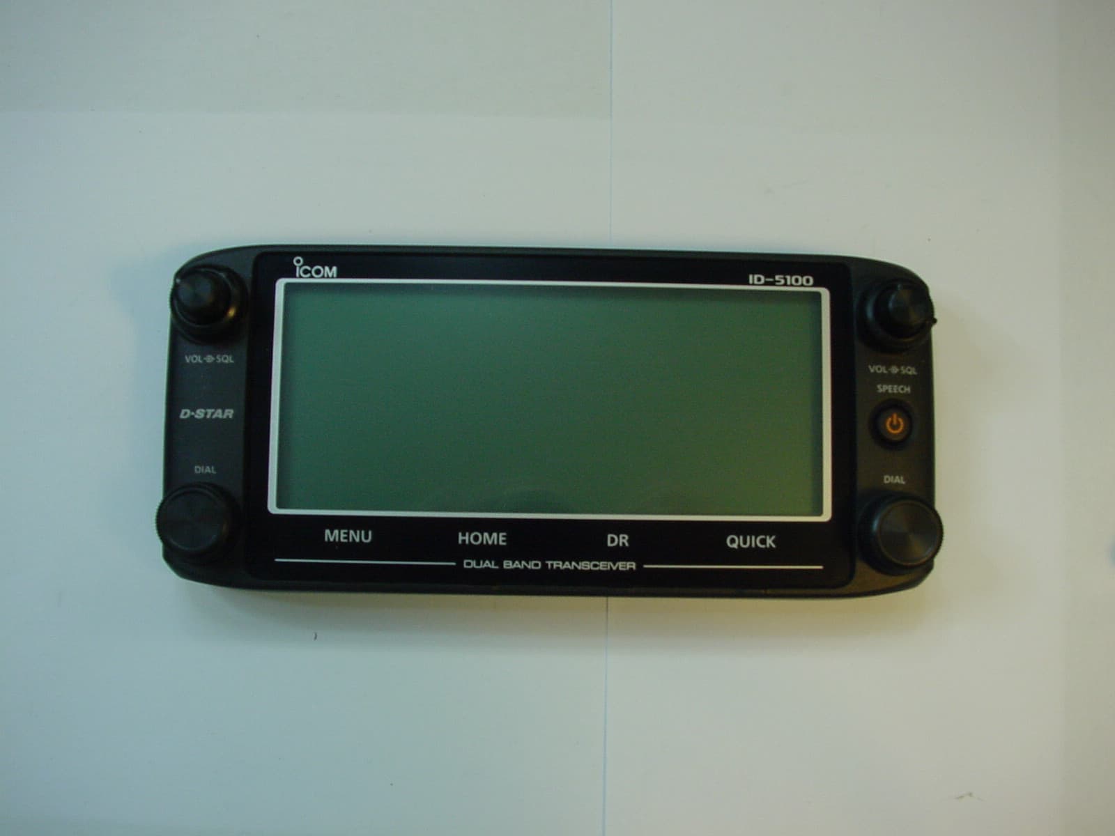 Dual Band Transceiver - FCC ID AFJ348400 - ICOM Incorporated (4)