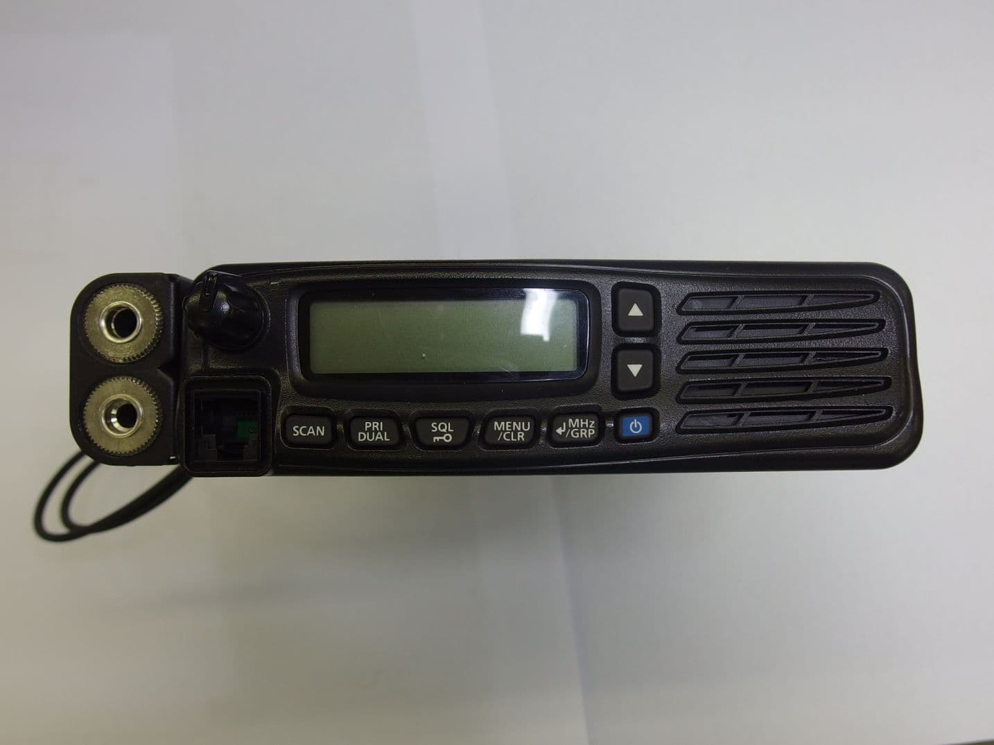 VHF Air Band Transceiver - FCC ID AFJ369700 - ICOM Incorporated (2)