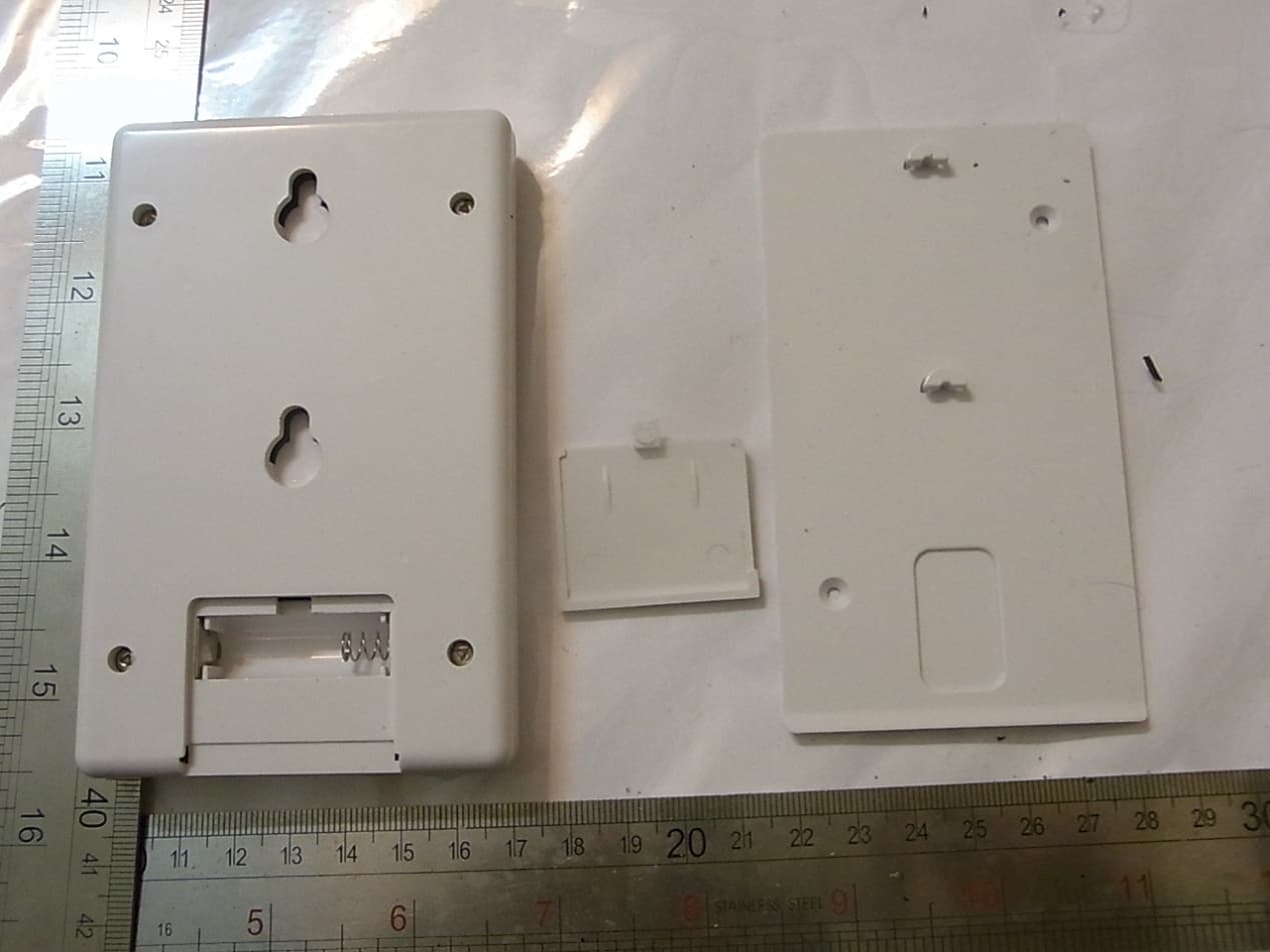 RF Transmitter (Wall mounted) - FCC ID AG2AA-001 - Aaron & Andrew Design Inc (2)