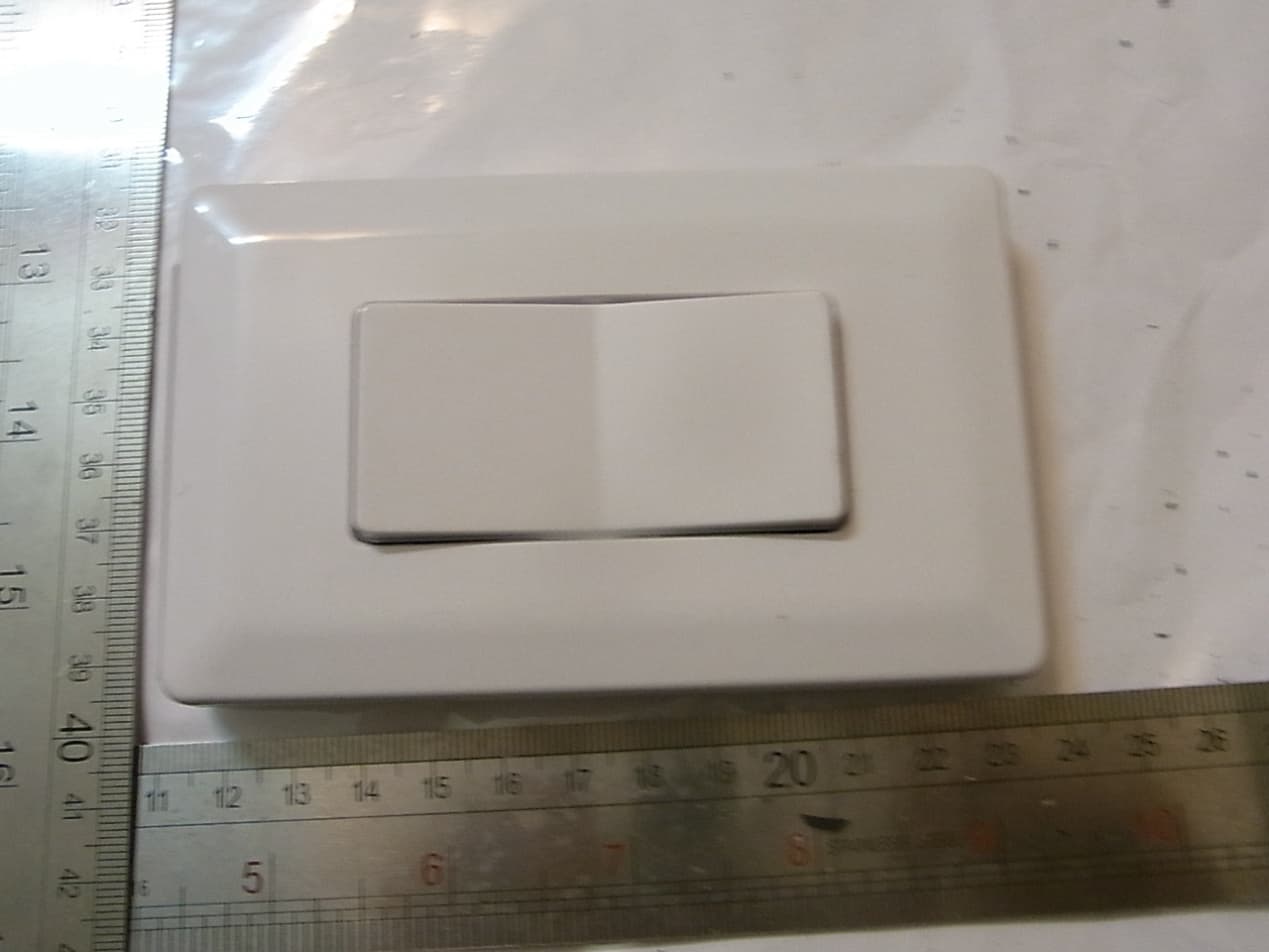 RF Transmitter (Wall mounted) - FCC ID AG2AA-001 - Aaron & Andrew Design Inc (4)