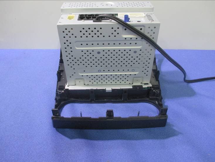 Car Multimedia System - FCC ID AJBS7163SF - Shenzhen Roadrover Technology Co., Ltd. (2)