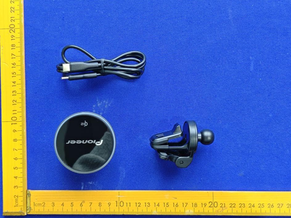 WIRELESS CHARGING CRADLE - FCC ID AJDK132 - Pioneer Corporation