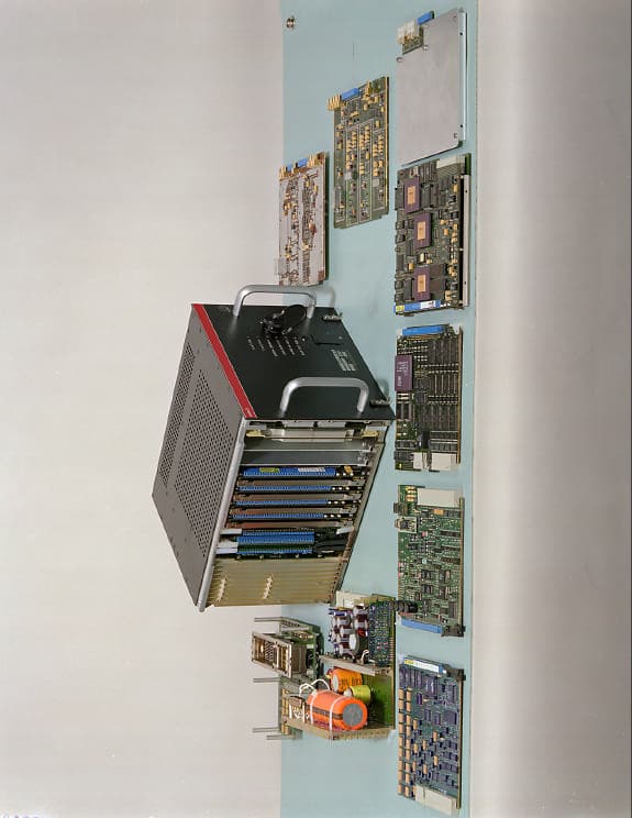 SRT-2000 Satellite Receiver-Transmitter - FCC ID AJK8221349 - Rockwell Collins Inc