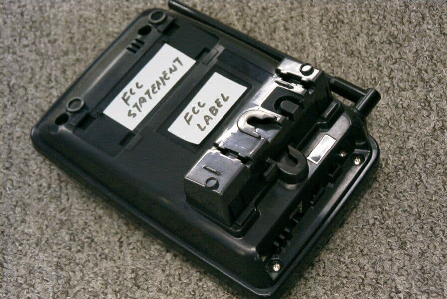 2.4 GHz Spread Spectrum Cordless Telephone - FCC ID AJXUC700 - Toshiba America Consumer Products Inc