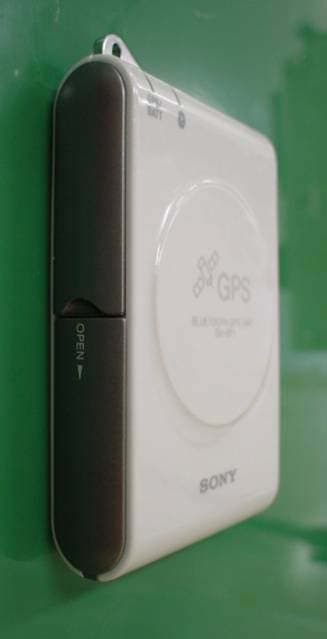 Bluetooth GPS Unit - FCC ID AK8GUBT1 - Sony Group Corporation (4)