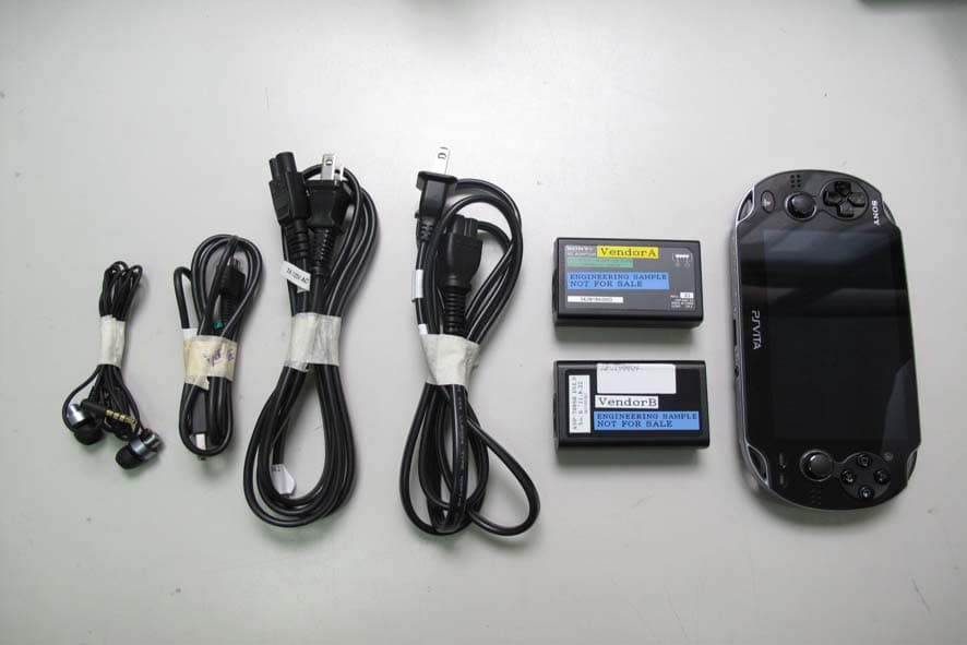 PlayStation(R) Vita - FCC ID AK8PCH1101A - Sony Group Corporation (3)