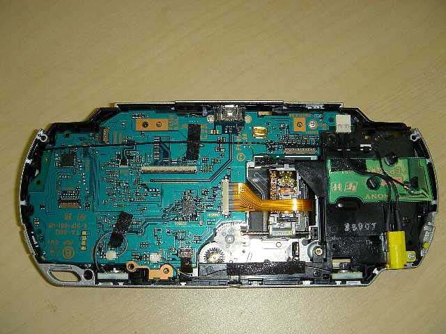 Portable Play Station - FCC ID AK8PSP1001B2 - Sony Group Corporation