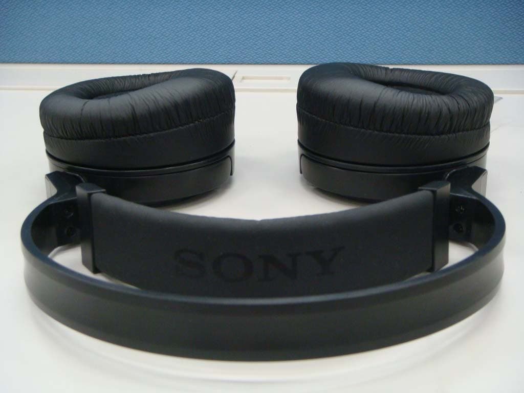 Wireless Stereo Headphones - FCC ID AK8RF4000 - Sony Group Corporation (1)