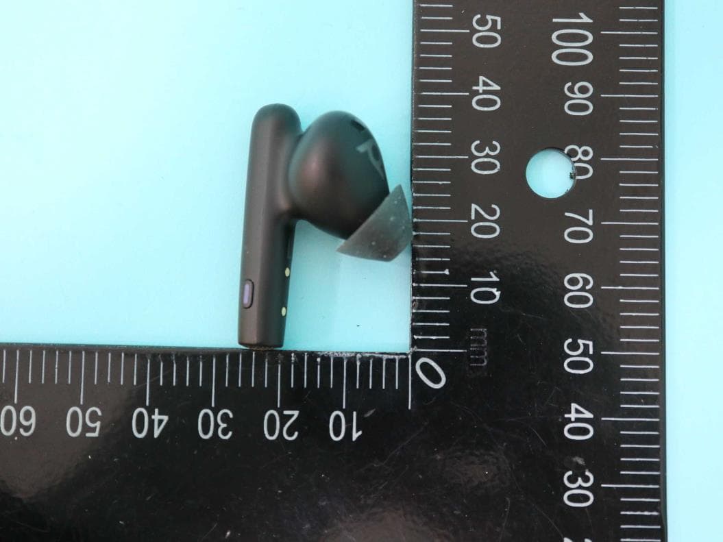 True Wireless In-Ear Headphones - FCC ID AL8-F60L - HP Inc. (3)