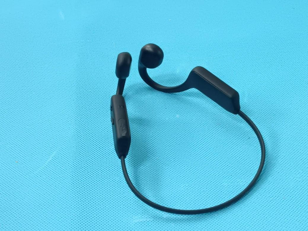 Bone conduction headphones - FCC ID ALE12045 - FreeTek International Co.,Ltd.