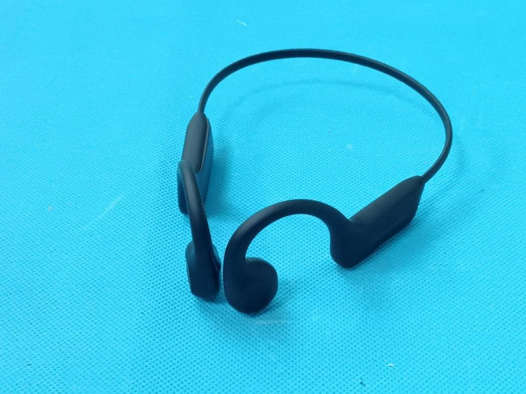 Bone conduction headphones - FCC ID ALE12045 - FreeTek International Co.,Ltd. (4)