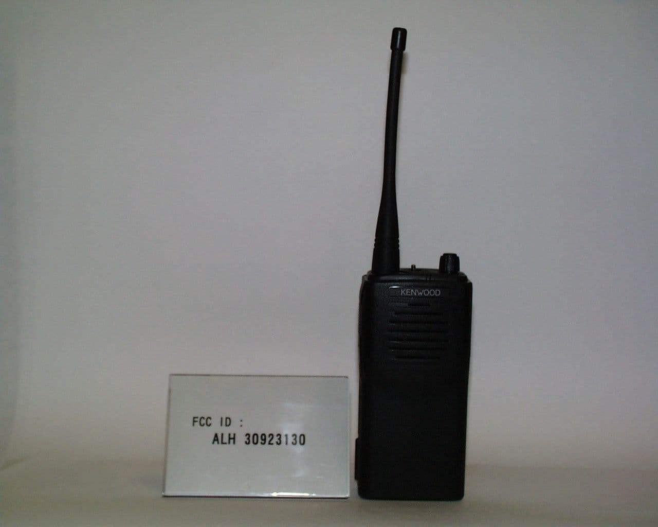 UHF FM Handheld Transmitter - FCC ID ALH30923130 - Kenwood USA Corporation