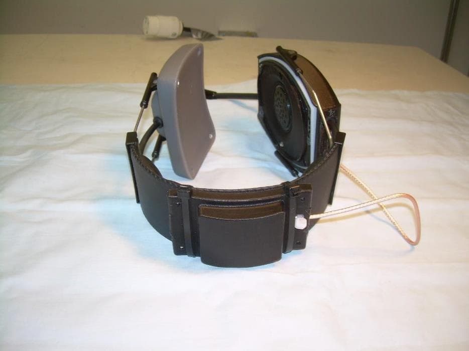 Wireless Communication Headset - FCC ID ALZMV2 - Multi-Voice Radio LLC (5)