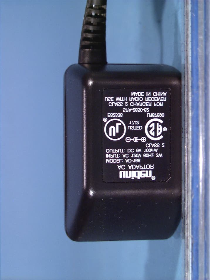 900MHz Remote Wireless Microphone for Marine Radio - FCC ID AMWUA466R - Uniden America Corporation (1)