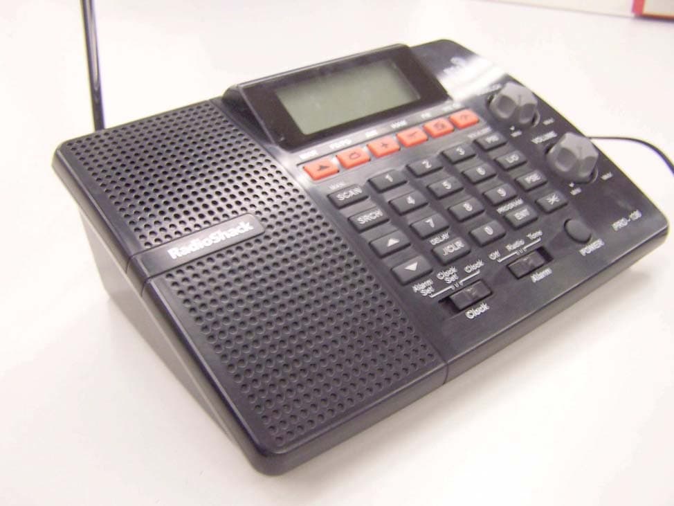 DESKTOP SCANNING RECEIVER - FCC ID AMWUB354 - Uniden America Corporation (2)