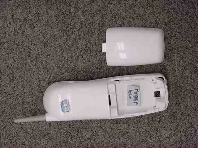 Cordless Telephone System - Handset - FCC ID AMWUC357R - Uniden America Corporation (2)