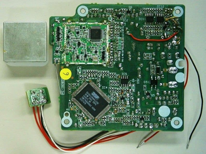 2.4 GHz Spread Spectrum Cordless Phone - FCC ID AMWUC787 - Uniden America Corporation