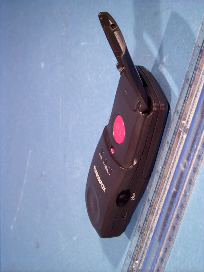 Portable Emergency Cellular Telephone - FCC ID AMWUH052A - Uniden America Corporation (2)