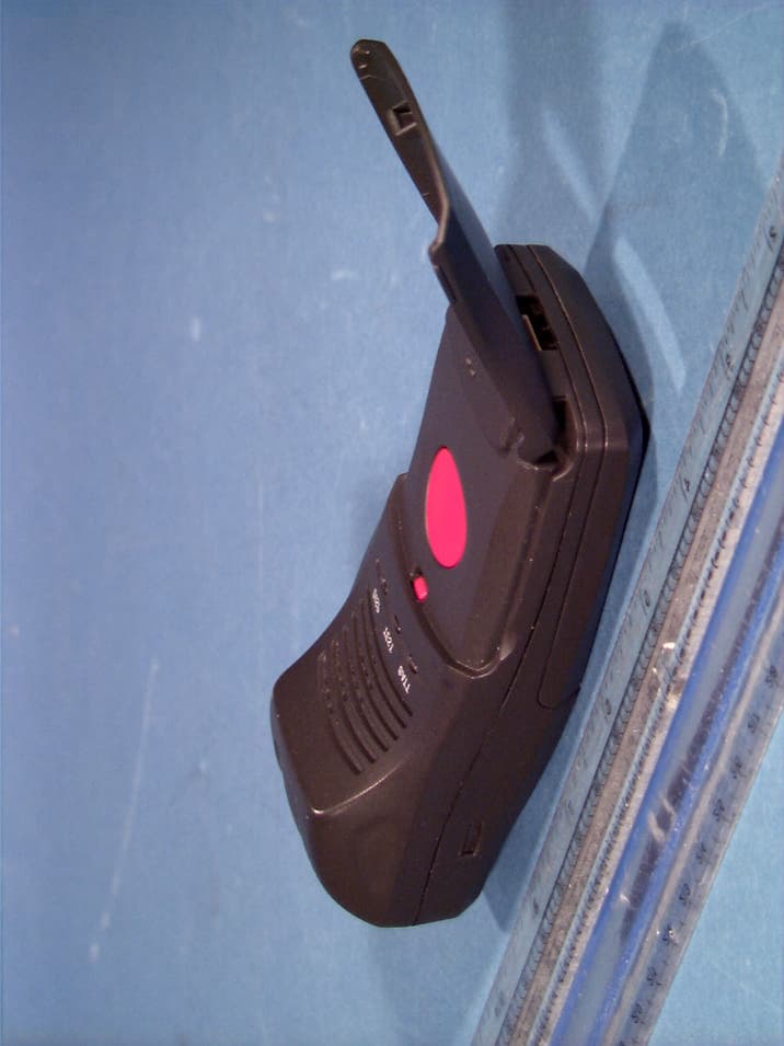 Portable Emergency Use Cellular Telephone - FCC ID AMWUH053 - Uniden America Corporation (1)