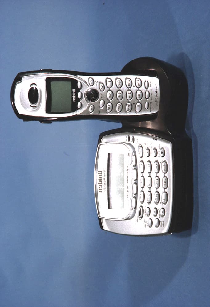 5.8 GHz DSS Cordless Telephone - FCC ID AMWUP737 - Uniden America Corporation (1)
