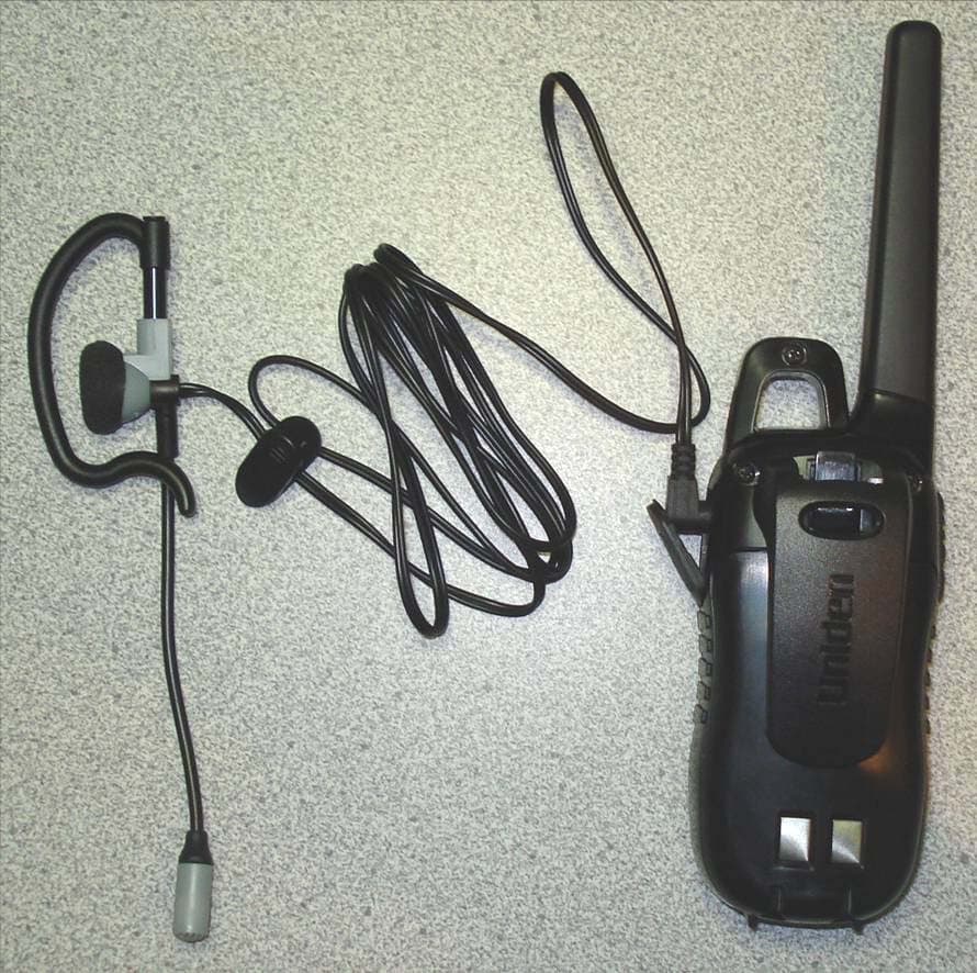 PORTABLE FRS/GMRS PTT RADIO TRANSCEIVER - FCC ID AMWUT063 - Uniden America Corporation