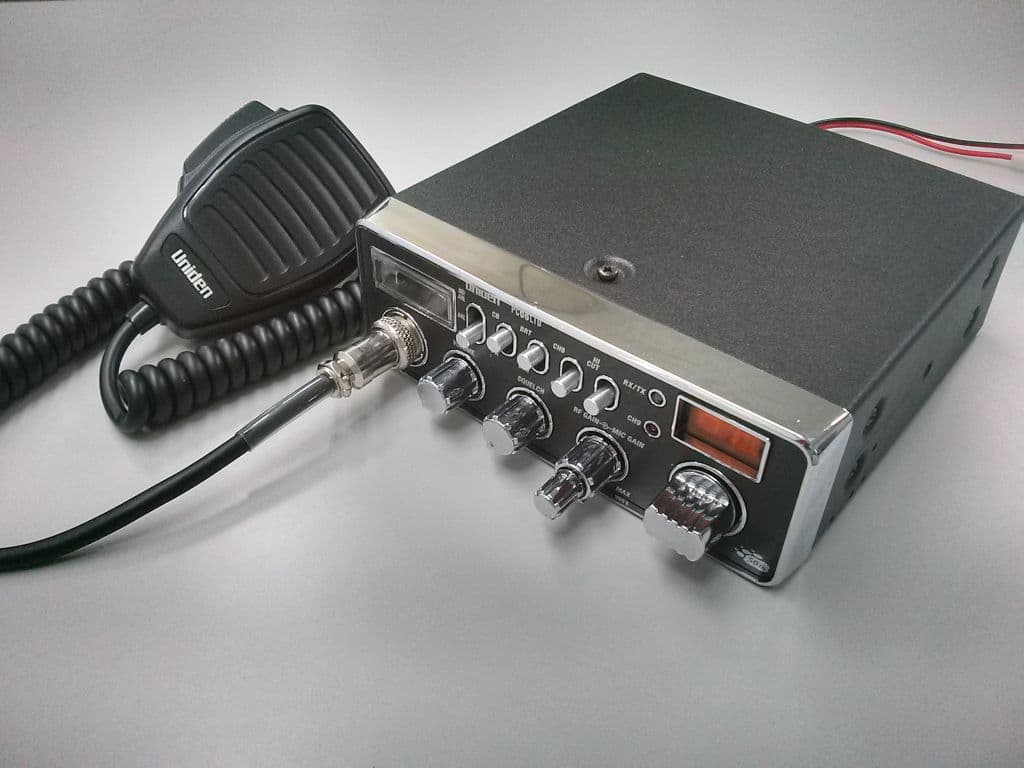 AM 4W, Mobile CB Station Transceiver - FCC ID AMWUT408 - Uniden America Corporation (3)