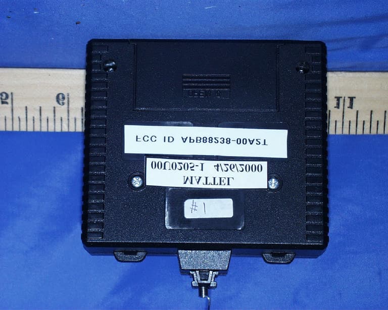 Remote control car transmitter - FCC ID APB88238-00A2T - Mattel Toys A Division of Mattel Inc (2)