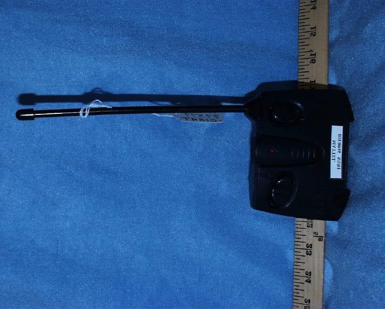 Radio Control Toy Transmitter - FCC ID APB97577-01A4T - Mattel Toys A Division of Mattel Inc (2)