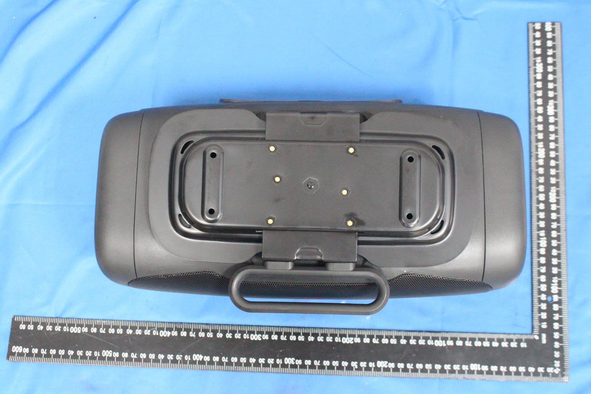 IN-VEHICLE BLUETOOTH SPEAKER - FCC ID APIBASSPROGO - Harman International Industries, Inc (3)