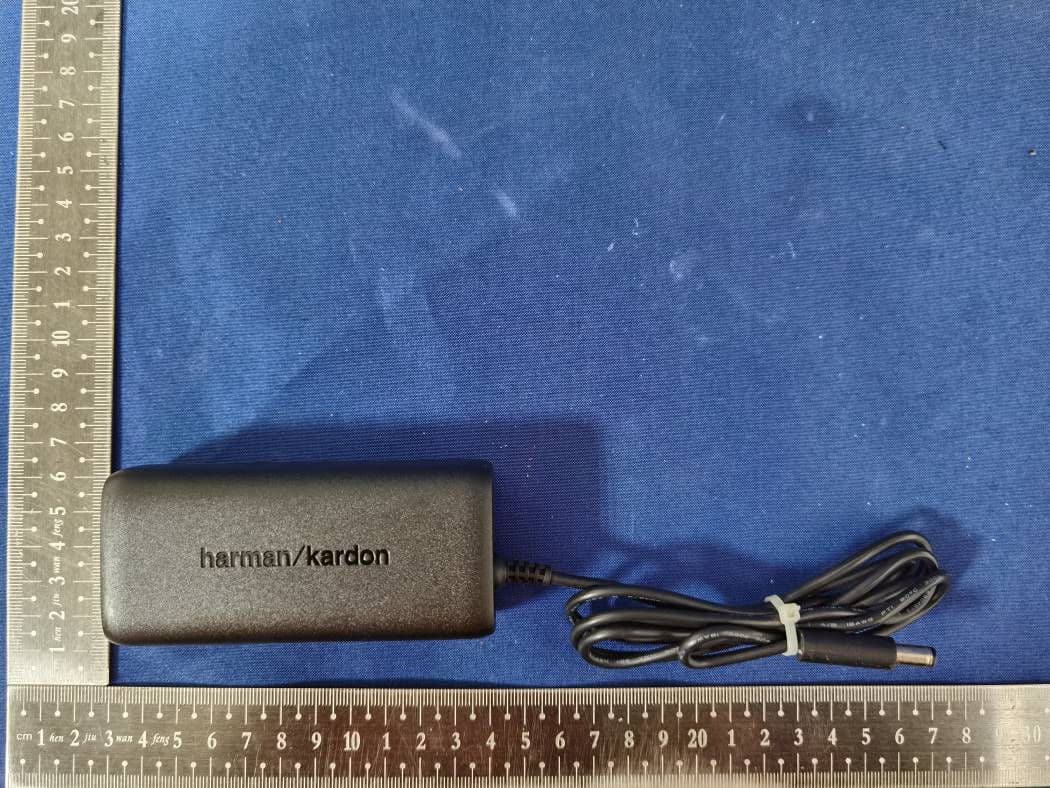PORTABLE BLUETOOTH SPEAKER - FCC ID APIHKONYXST7 - Harman International Industries, Inc (2)