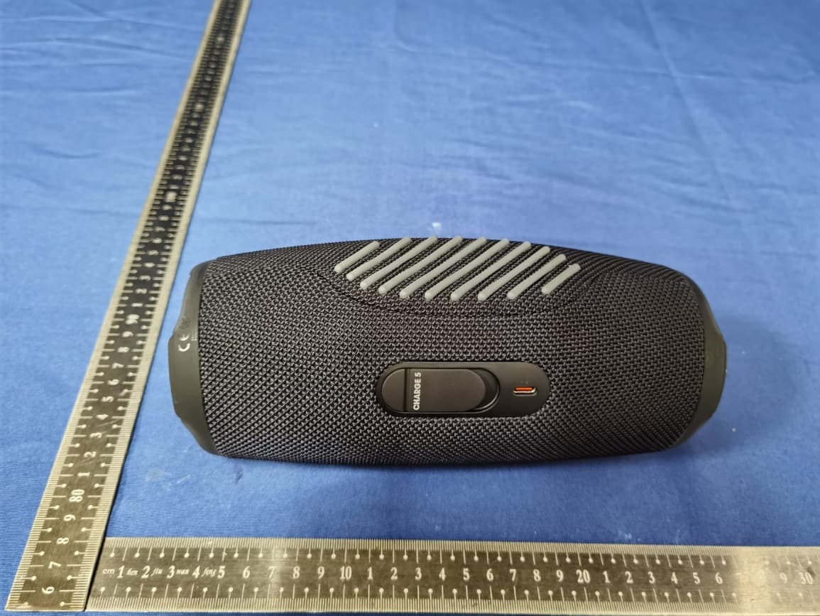 Portable Bluetooth Speaker - FCC ID APIJBLCHARGE5H - Harman International Industries, Inc (2)