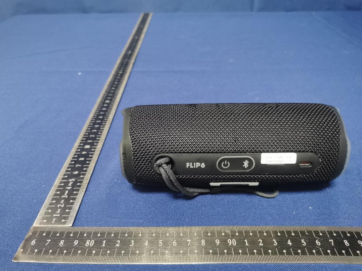 Portable Bluetooth Speaker - FCC ID APIJBLFLIP6G - Harman International Industries, Inc (2)