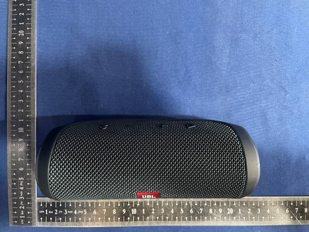 Portable Bluetooth Speaker - FCC ID APIJBLFLIPETL2 - Harman International Industries, Inc (2)