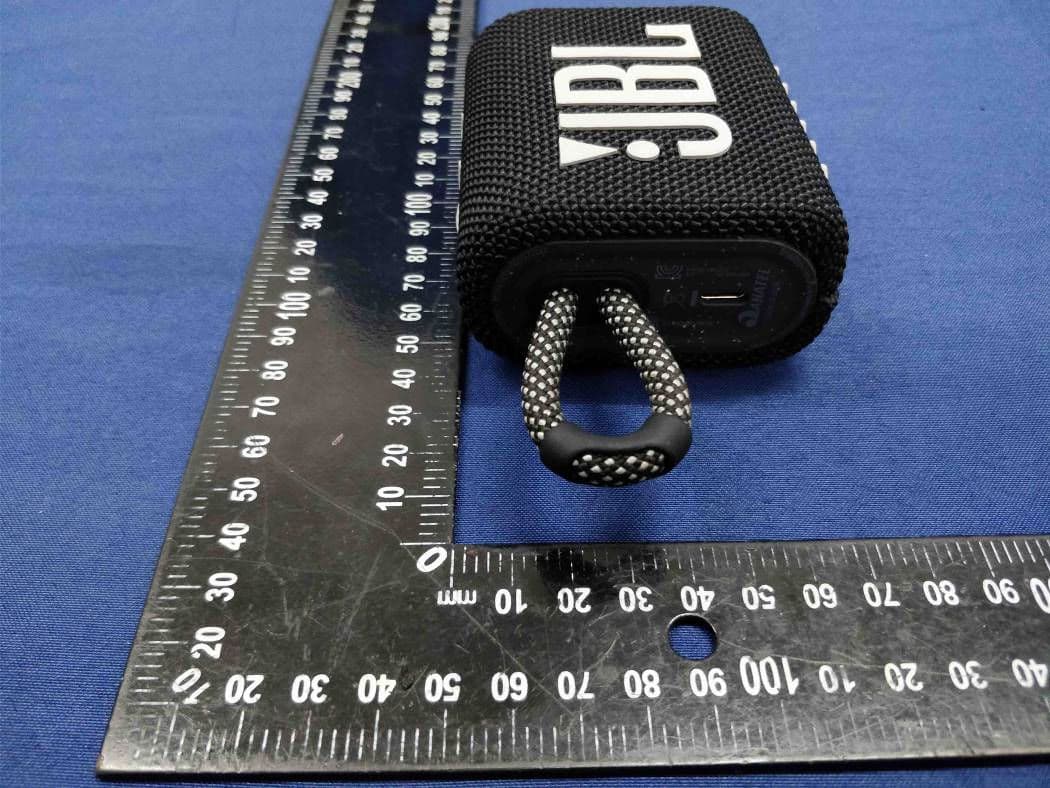 PORTABLE BLUETOOTH SPEAKER - FCC ID APIJBLGO3J - Harman International Industries, Inc (2)