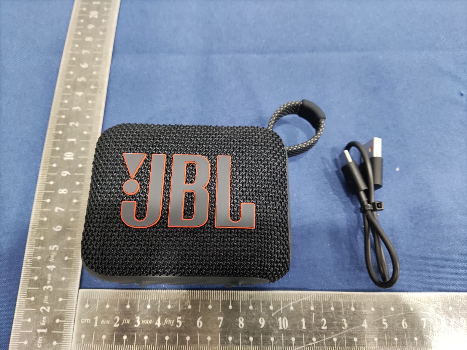 PORTABLE BLUETOOTH SPEAKER - FCC ID APIJBLGO4D - Harman International Industries, Inc (4)