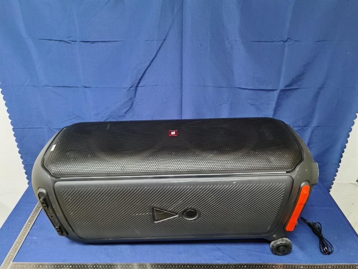 Bluetooth Speaker - FCC ID APIJBLPB710 - Harman International Industries, Inc (2)