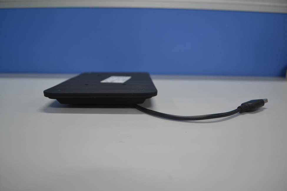 USB POWERED WIRELESS CHARGER - FCC ID APIJBLQI - Harman International Industries, Inc (4)