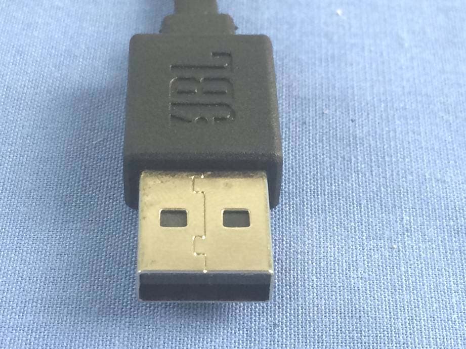 CAR BLUETOOTH SPEAKER - FCC ID APIJBLTRIP - Harman International Industries, Inc (1)