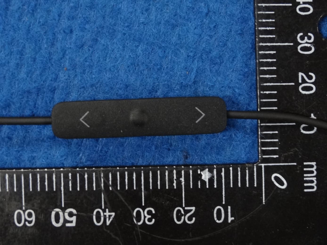 Bluetooth headset - FCC ID APIJBLV100BT - Harman International Industries, Inc (3)