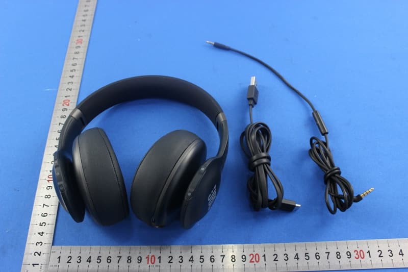 Bluetooth Headset - FCC ID APIJBLV700NXT - Harman International Industries, Inc (3)