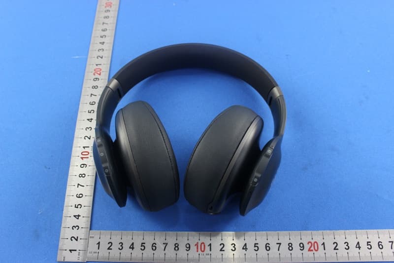 Bluetooth Headset - FCC ID APIJBLV700NXT - Harman International Industries, Inc (2)