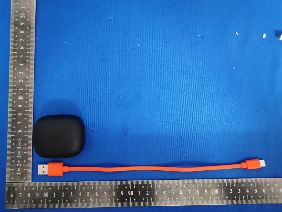 BLUETOOTH HEADSET - FCC ID APILIVEPROTWSP - Harman International Industries, Inc (2)